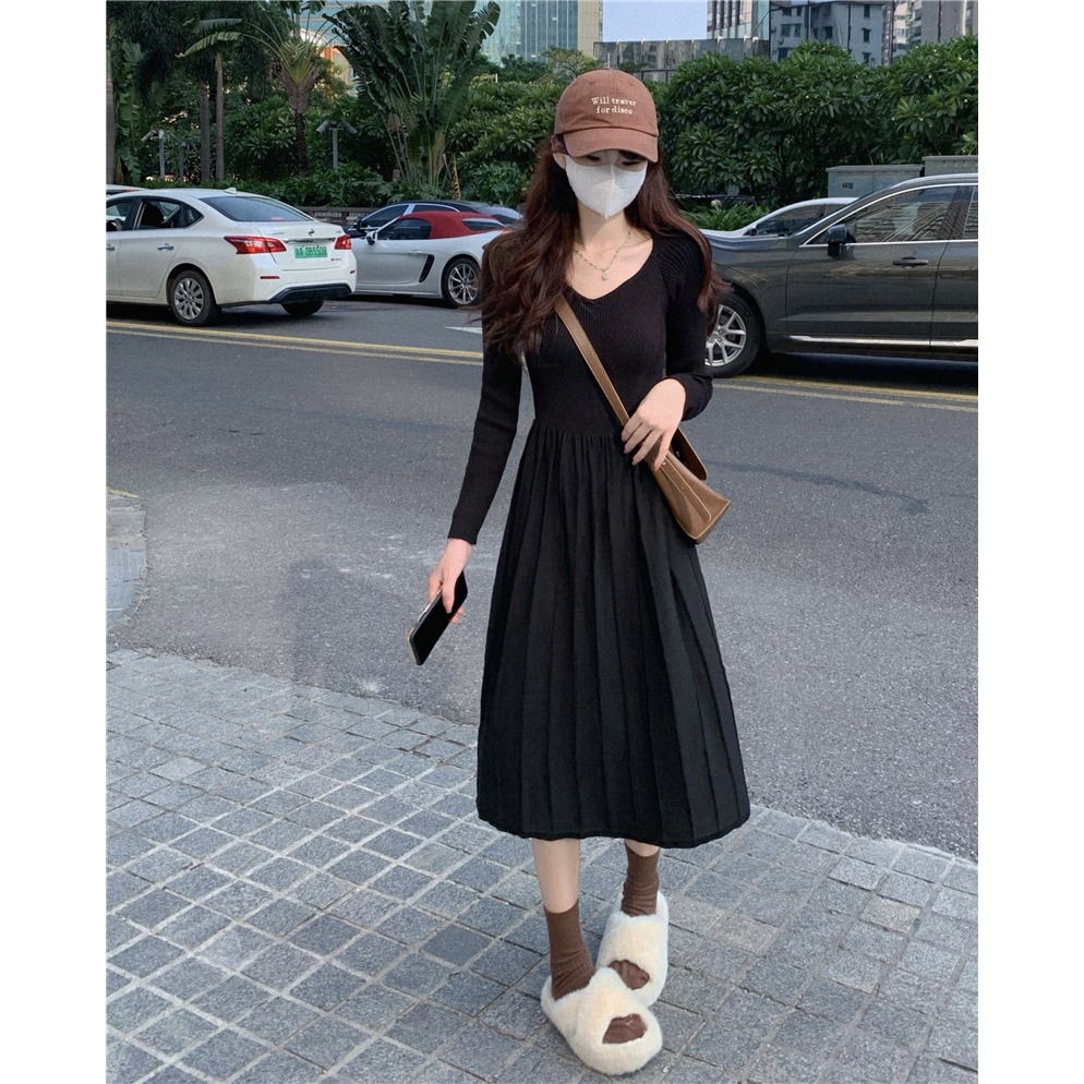 V領針織連衣裙女秋冬季新款收腰中長款打底裙內搭百褶裙裙子-細節圖2