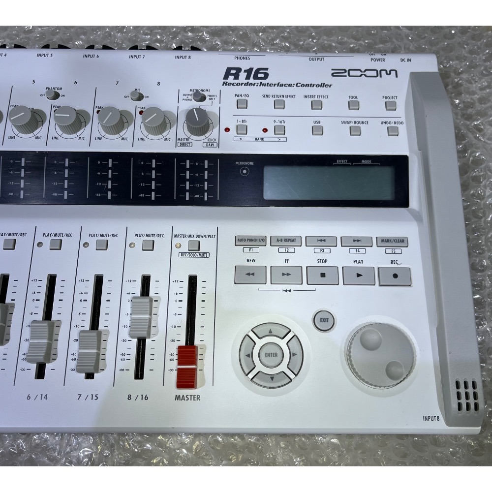 ◢ 簡便宜 ◣ 二手 Zoom R16 16軌錄音機 電腦錄音介面 MIDI控制介面 SD卡錄音-細節圖3