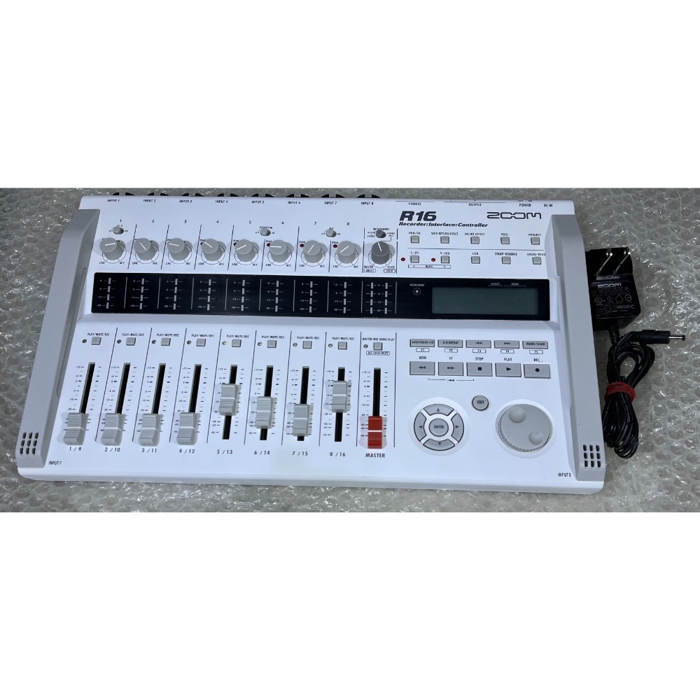 ◢ 簡便宜 ◣ 二手 Zoom R16 16軌錄音機 電腦錄音介面 MIDI控制介面 SD卡錄音-細節圖10
