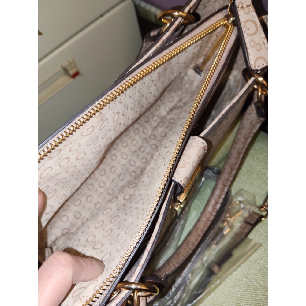 GUESS包包-細節圖2