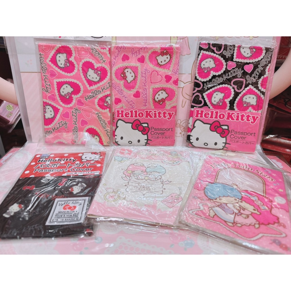 ♥小花花日本精品♥Hello Kitty 雙子星 護照套 卡夾套 存摺本套 ~ 8-細節圖2