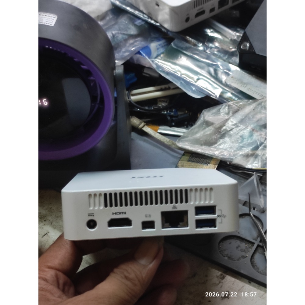 賣零件機微星魔方迷你桌機型號Cubi B142記憶體.固態硬碟.無線網卡已經移除裸機一台無配件-細節圖3