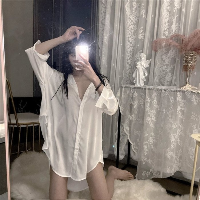 在家也要可可愛愛的 撩男必備戰袍 透膚 慵懶寬鬆 長袖純白男友襯衫家居服 性感睡衣 寬版 素色 白色襯衫睡衣 男友風-細節圖5