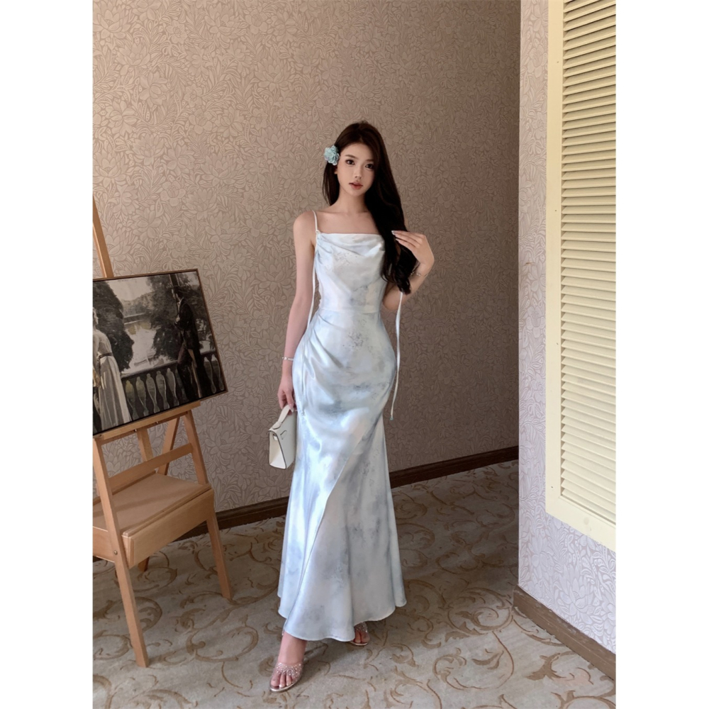 華麗高貴 絲質 緞面細肩帶絲滑印花連身裙 緞面洋裝 柔軟 貼身 性感長洋裝 印花裙 銀色 渡假風 珠光 性感小禮服-細節圖2