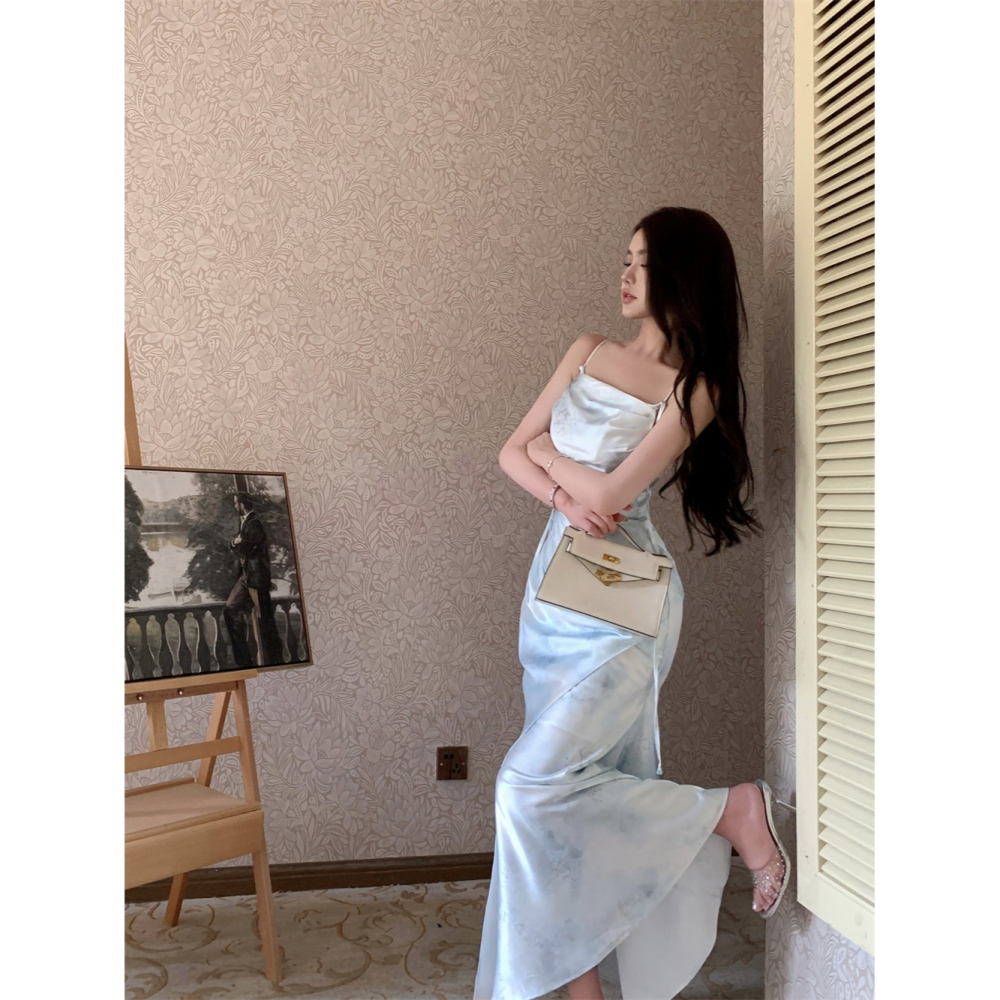 華麗高貴 絲質 緞面細肩帶絲滑印花連身裙 緞面洋裝 柔軟 貼身 性感長洋裝 印花裙 銀色 渡假風 珠光 性感小禮服-細節圖5