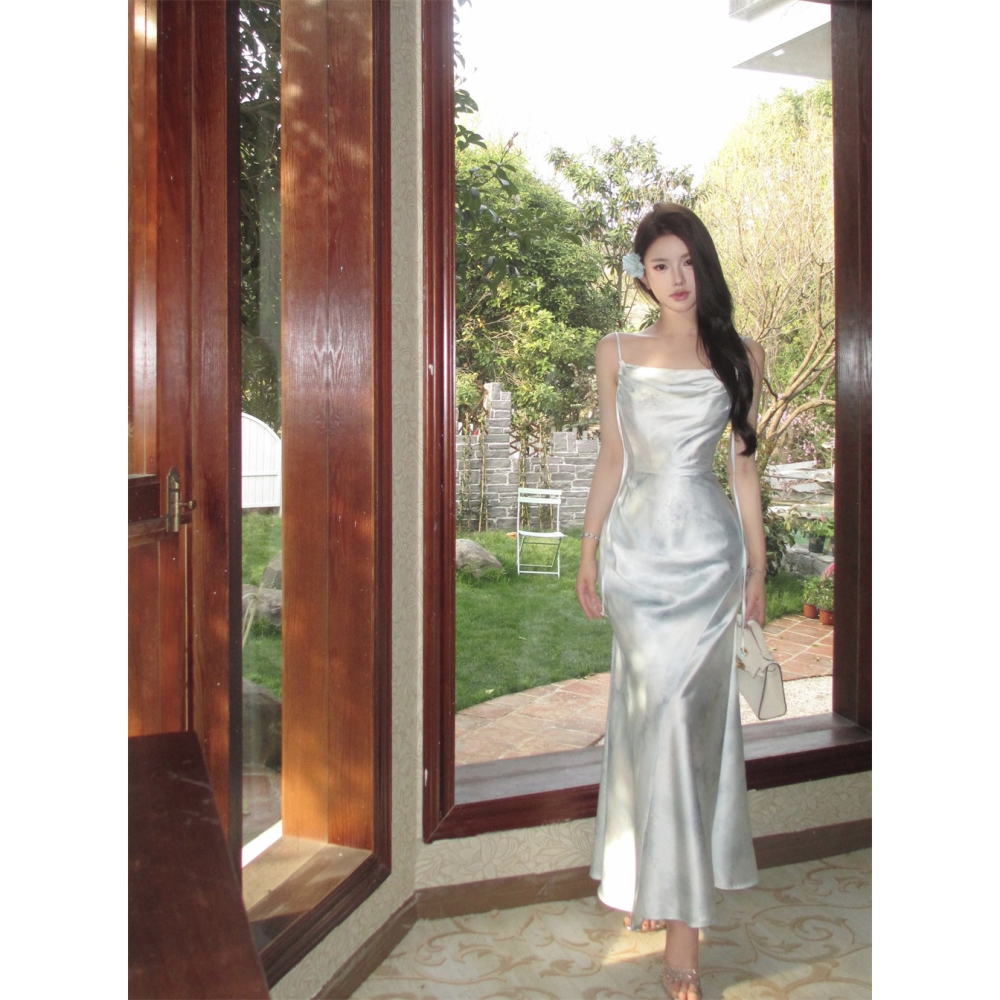 華麗高貴 絲質 緞面細肩帶絲滑印花連身裙 緞面洋裝 柔軟 貼身 性感長洋裝 印花裙 銀色 渡假風 珠光 性感小禮服-細節圖6