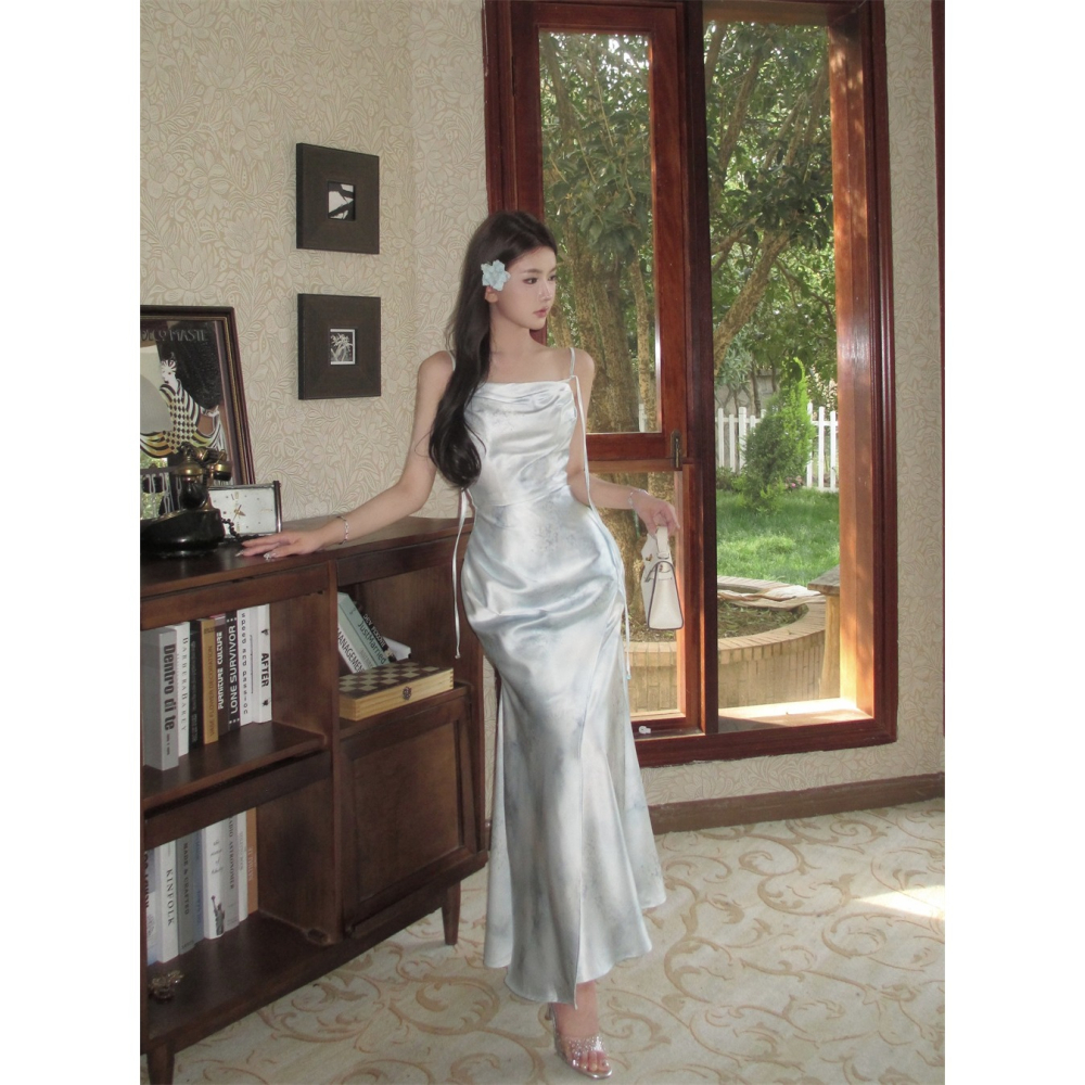 華麗高貴 絲質 緞面細肩帶絲滑印花連身裙 緞面洋裝 柔軟 貼身 性感長洋裝 印花裙 銀色 渡假風 珠光 性感小禮服-細節圖7