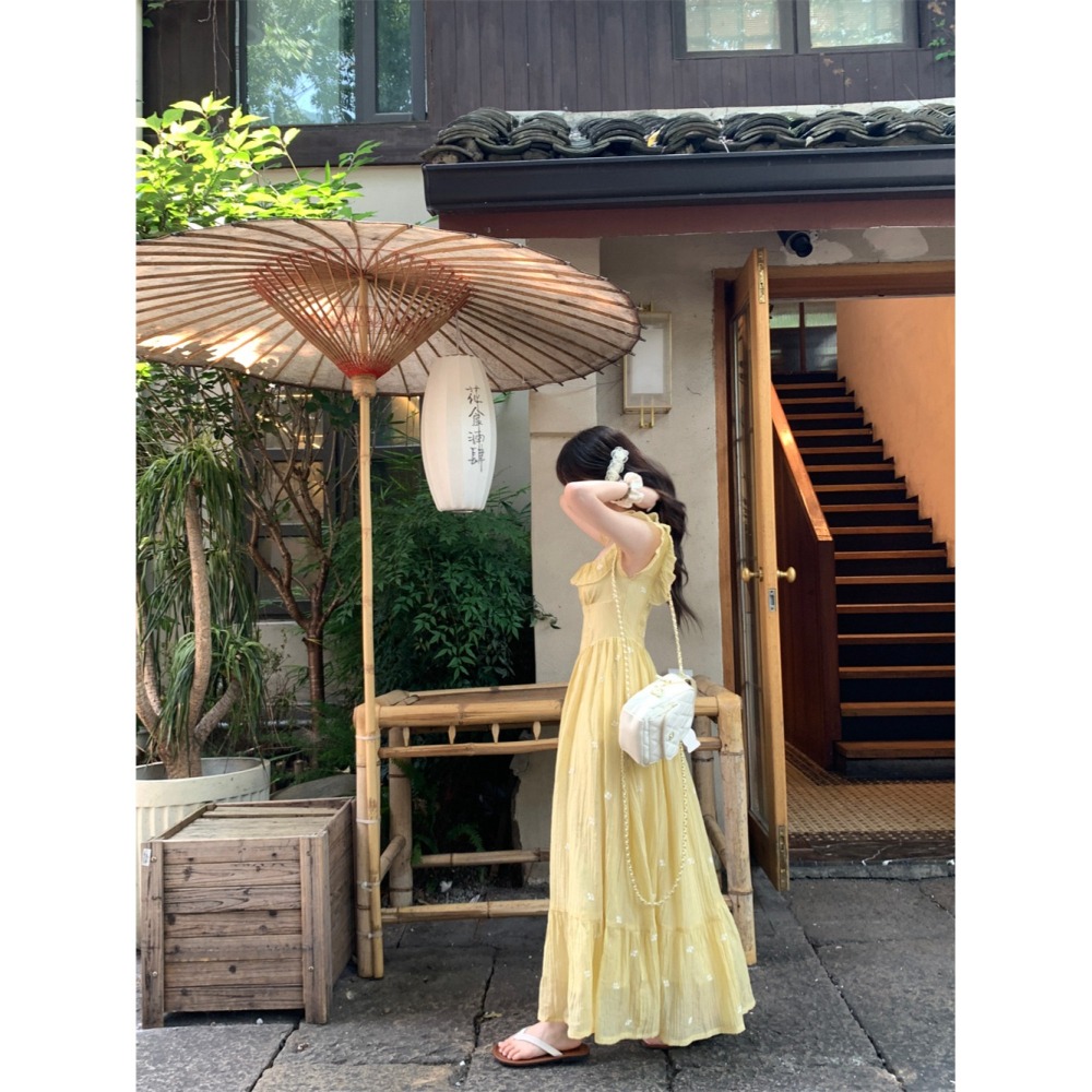春裝上市 可愛 顯白檸檬黃 寬領高腰 荷葉無袖印花長洋裝 連身裙 海灘裙 印花洋裝 渡假風洋裝 飄逸 波西米亞-細節圖6