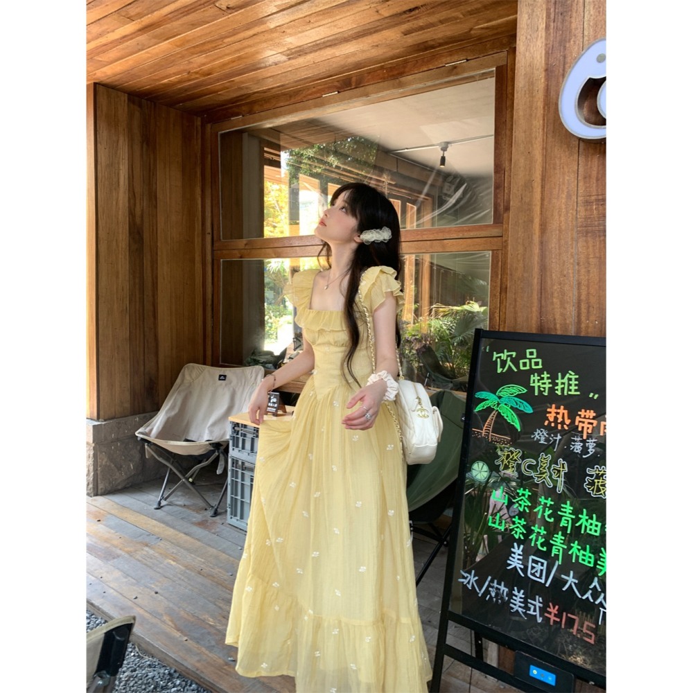 春裝上市 可愛 顯白檸檬黃 寬領高腰 荷葉無袖印花長洋裝 連身裙 海灘裙 印花洋裝 渡假風洋裝 飄逸 波西米亞-細節圖8