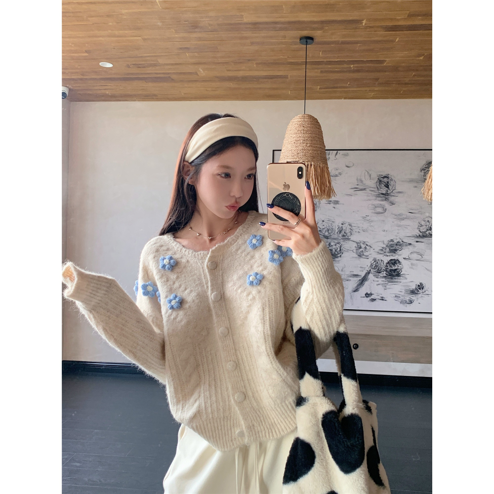 秋冬新品 韓系 可愛搶眼 毛線花花長袖寬版毛衣外套 毛線衣 保暖 溫暖 百搭 寬版毛衣 米白色 基本款-細節圖4