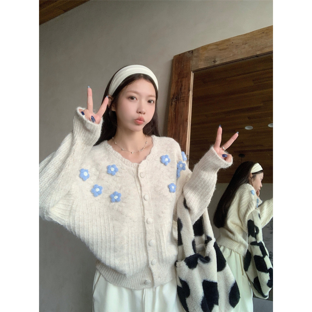 秋冬新品 韓系 可愛搶眼 毛線花花長袖寬版毛衣外套 毛線衣 保暖 溫暖 百搭 寬版毛衣 米白色 基本款-細節圖8