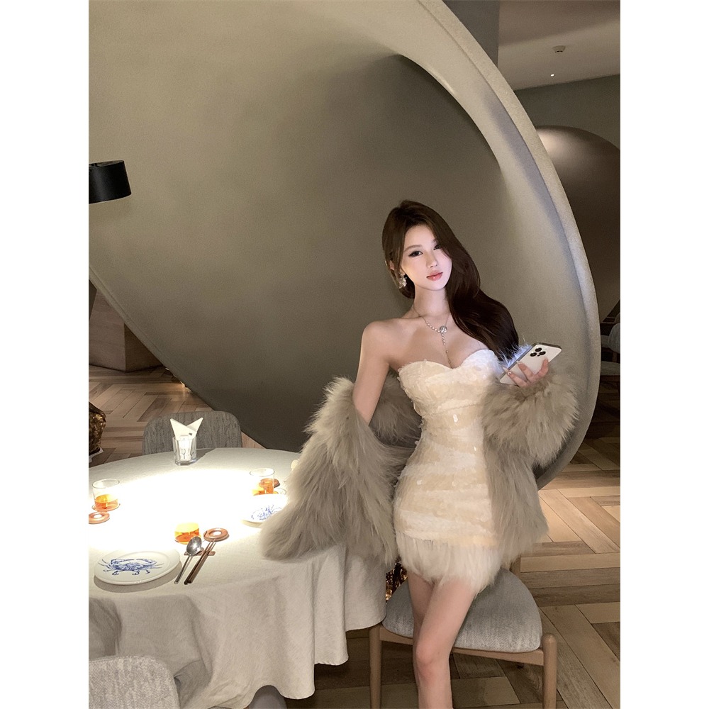 歐美 高級感 浪漫甜美 平口低胸亮片性感小禮服 白色低胸禮服 亮片禮服 婚禮洋裝 新娘禮服 白色亮片洋裝 毛毛禮服-細節圖5