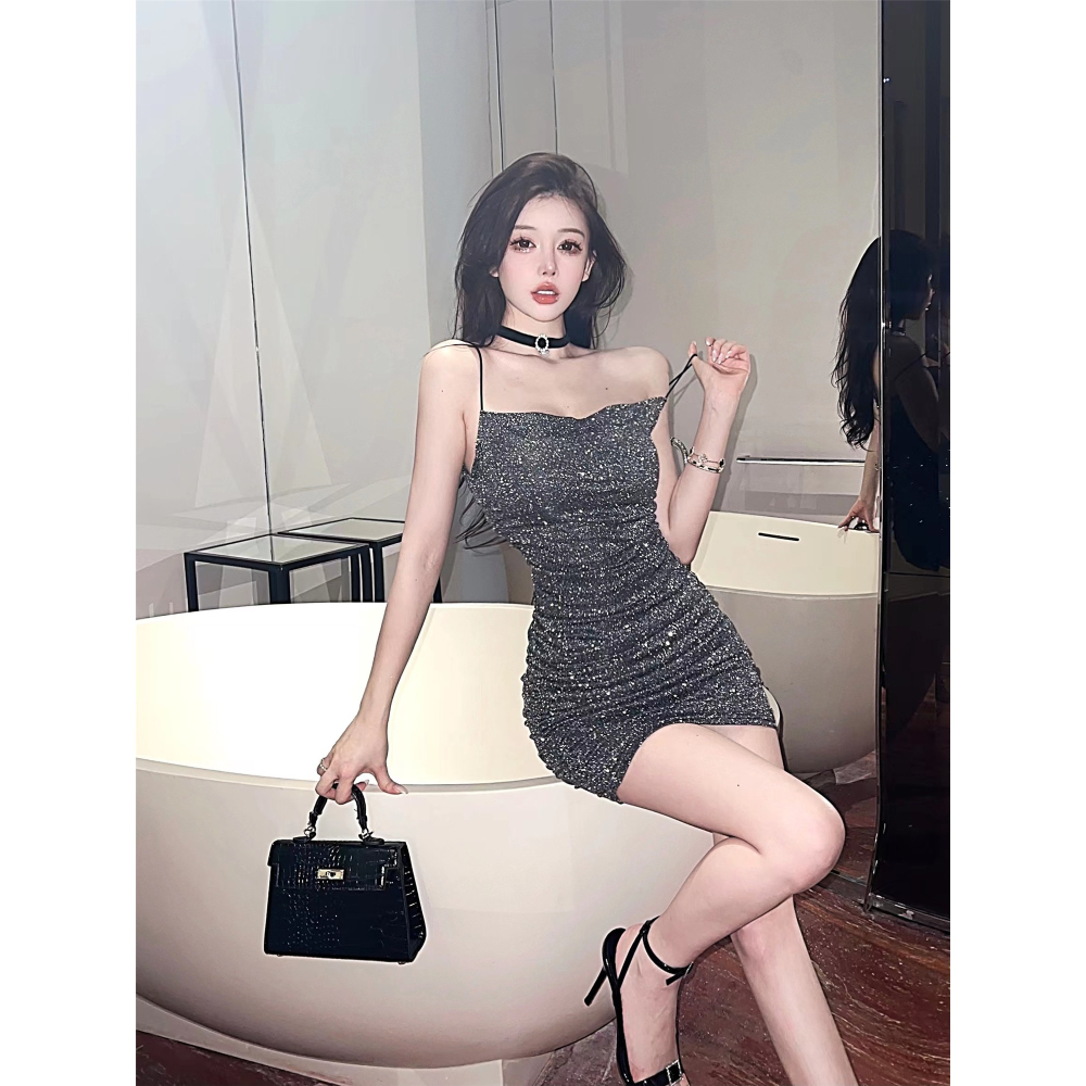 熱銷爆款 華麗耀眼 亮粉細肩帶合身包臀小禮服 深灰色 金蔥洋裝 性感洋裝 性感包臀洋裝 夜店 大尺碼可穿 派對必備-細節圖8