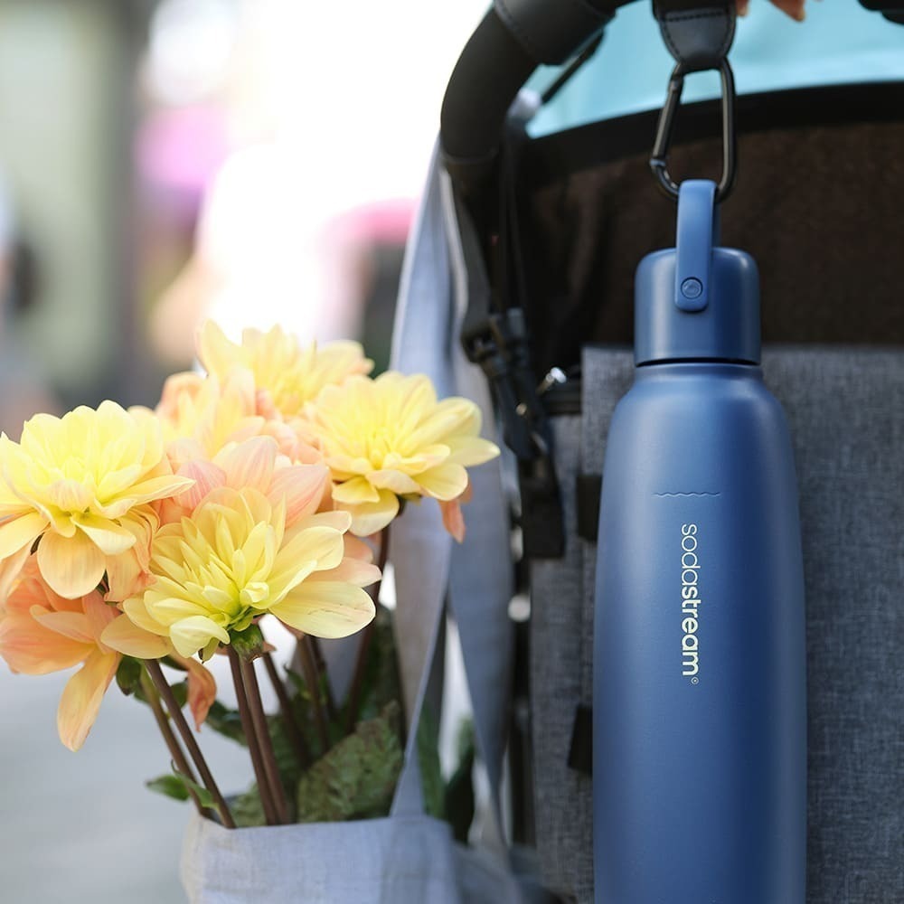 【恆隆行】SodaStream 隨我行碳酸不鏽鋼保冷瓶 (深海藍/銀月沙) 900ml (打氣使用注水上限745ml)-細節圖3