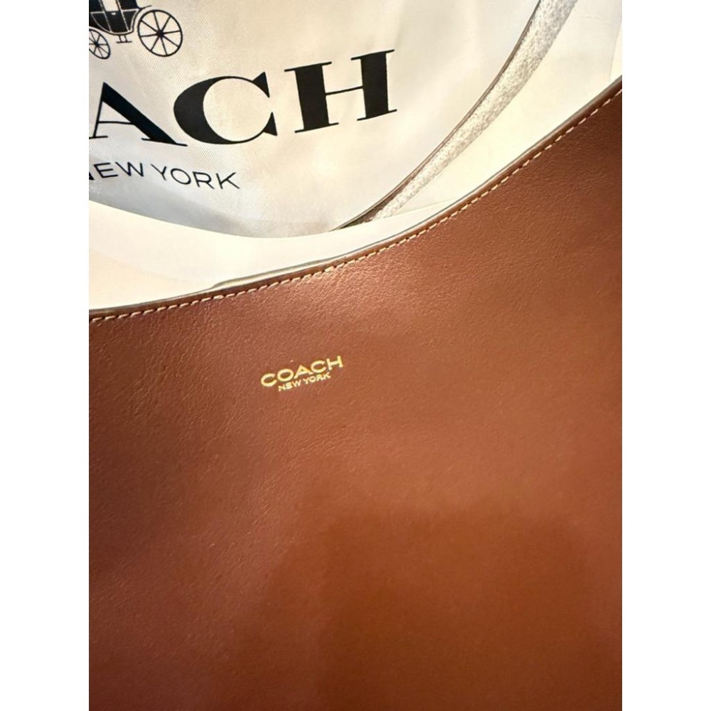 👜 COACH New York 咖啡棕色 真皮肩背包｜極簡大容量款｜現貨-細節圖3
