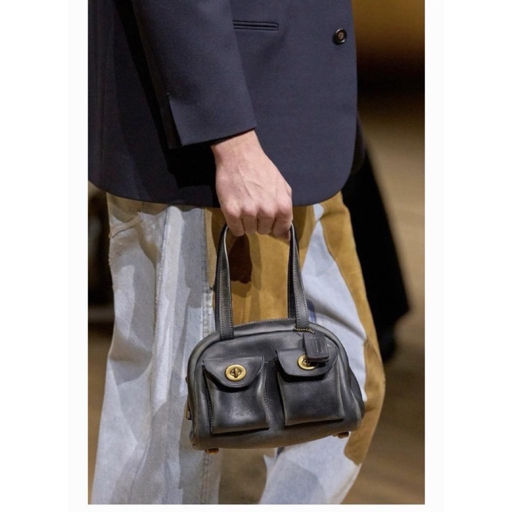 👜 Coach Runway 走秀系列｜Twin Pocket 雙口袋包-細節圖2