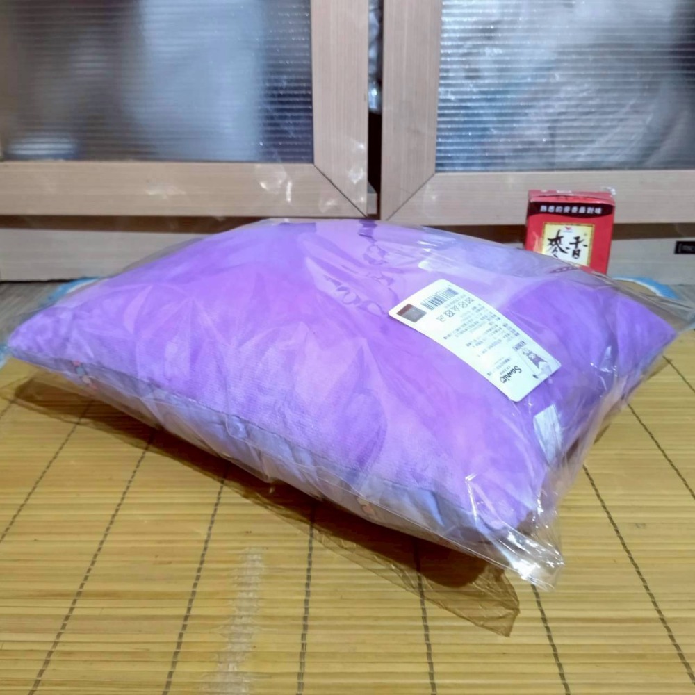 【家德小舖】酷洛米 Kuromi 旋轉木馬 小長方形造型抱枕 枕頭 三麗鷗正版 全新 34公分 水洗枕 午睡枕 午安小枕-細節圖4