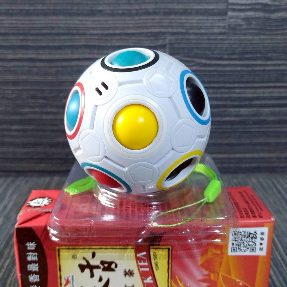 【家德小舖】魔力彩虹球 12孔 盒裝 附吊繩 全新 7公分 魔術方塊球 魔法球 兒童玩具 親子遊戲 吊飾 健腦 舒壓-細節圖6