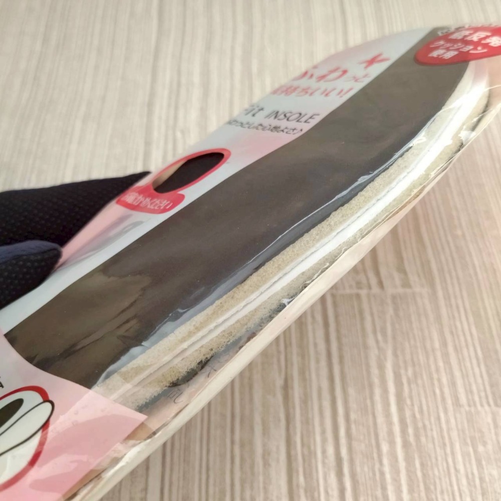 【家德小舖】日本DAISO 大創 鞋墊 緩衝 乾爽 舒緩 一雙 女性 22至24.5公分 全新 日版 高跟鞋適用 可修剪-細節圖2