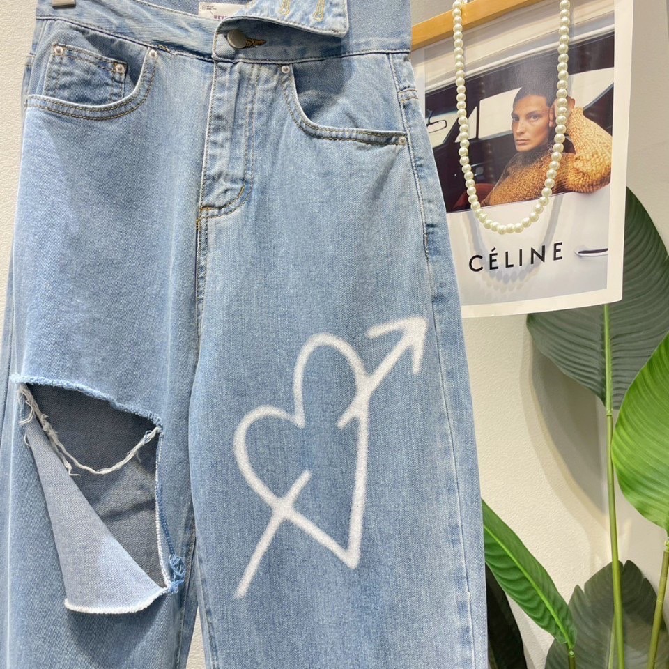 正韓🇰🇷愛心破壞牛仔褲-細節圖3