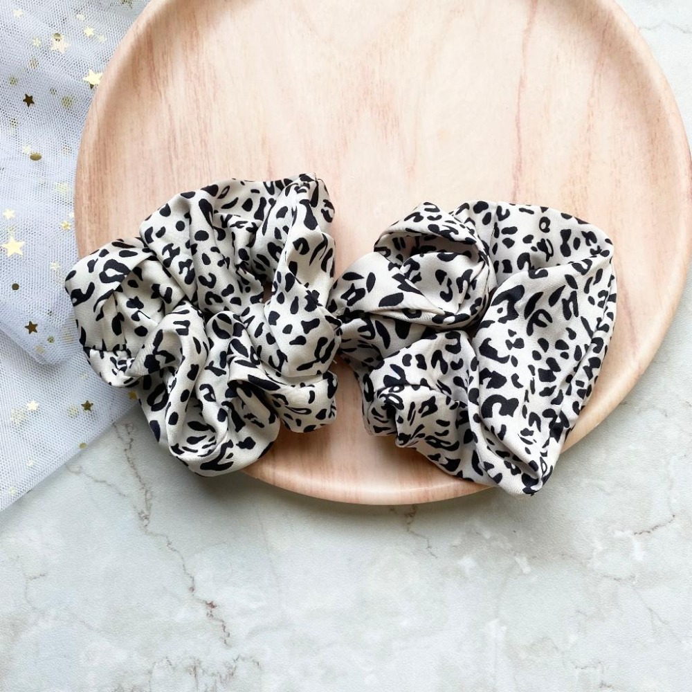 🔥菲雪飾品🔥豹紋造型 雪紡 髮飾 馬尾 髮束 丸子頭 大腸圈 髮圈(共1色)-細節圖5