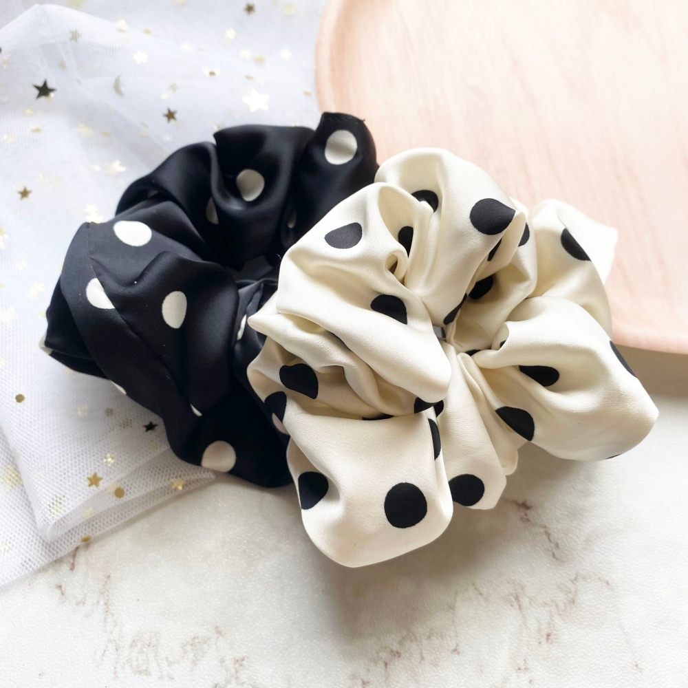 🔥菲雪飾品🔥波點 緞面 氣質 大腸圈 丸子頭 馬尾 髮圈(共2色)-細節圖3