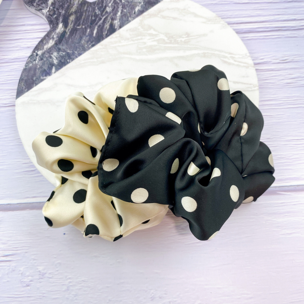🔥菲雪飾品🔥波點 緞面 氣質 大腸圈 丸子頭 馬尾 髮圈(共2色)-細節圖4