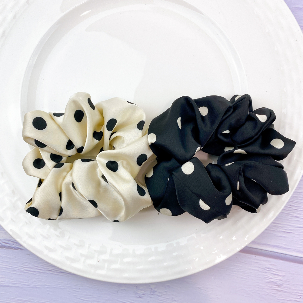 🔥菲雪飾品🔥波點 緞面 氣質 大腸圈 丸子頭 馬尾 髮圈(共2色)-細節圖5