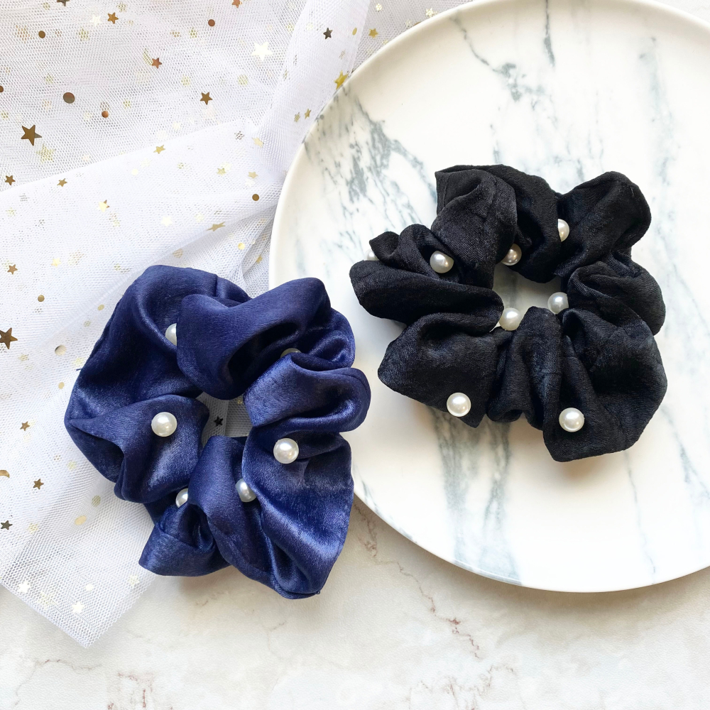 🔥菲雪飾品🔥珍珠 緞面 氣質 丸子頭 髮束 馬尾 髮飾 大腸圈 髮圈(共7色)-細節圖3