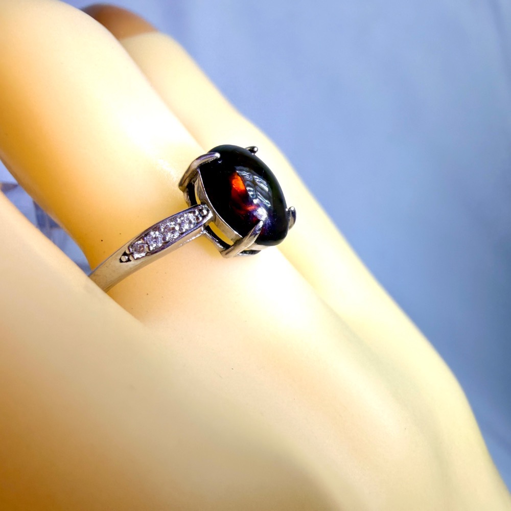 ღ꙼̈貝蒂の城堡ღ꙼̈墨西哥 黑歐珀 蛋面 2克拉 S925純銀 戒指-細節圖2