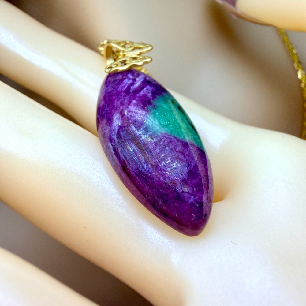 ღ꙼̈貝蒂の城堡ღ꙼̈ 坦桑尼亞 原礦 紅綠寶 S925純銀 吊墜-細節圖4