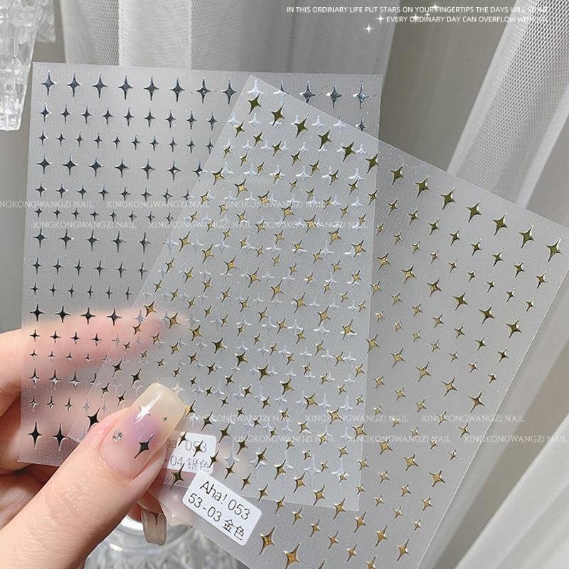 現貨｜美甲貼紙 基本款 迷你星星 光芒 金星 金色 銀色 3D指甲貼 裝飾貼紙 美甲飾品 百搭 星芒貼紙-細節圖2
