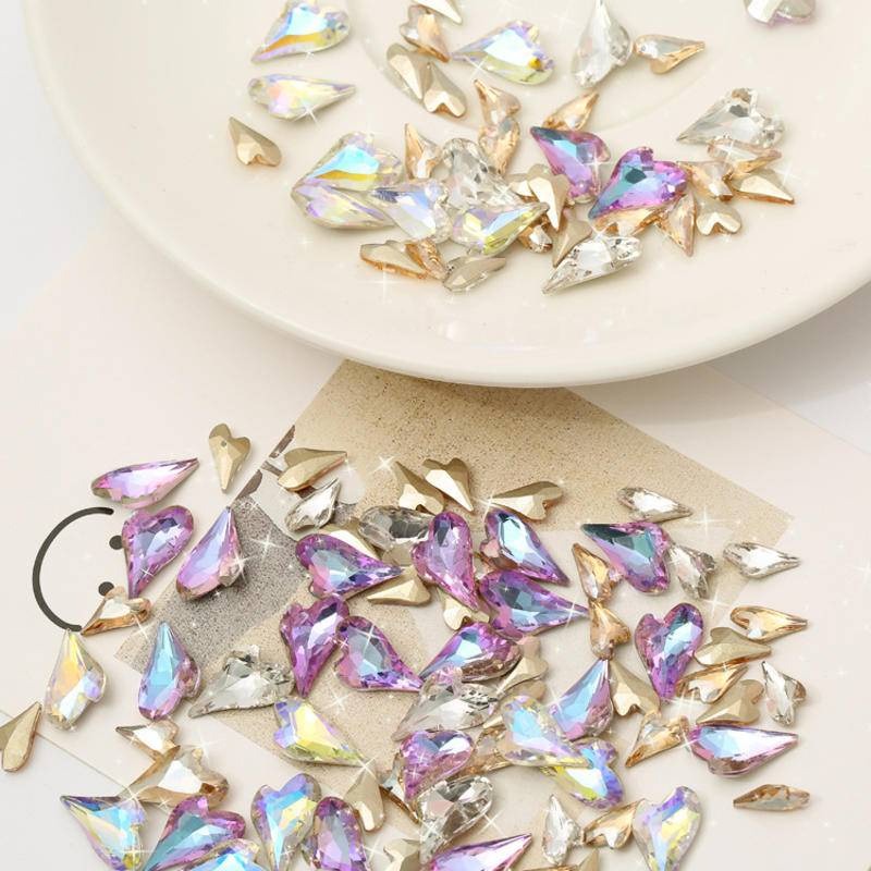 現貨｜美甲 愛心切面鑽飾 歪桃心 幻彩 偏光 立體鑽飾 尖愛心 美甲大鑽 尖底 水鑽 素材 飾品 配件-細節圖2