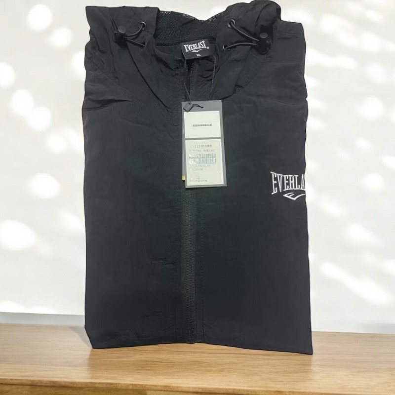 EVERLAST-男款連帽外套 黑*藍灰色 拼接 耐磨 風衣外套 運動 休閒 戶外 登山 居家 日常-細節圖2