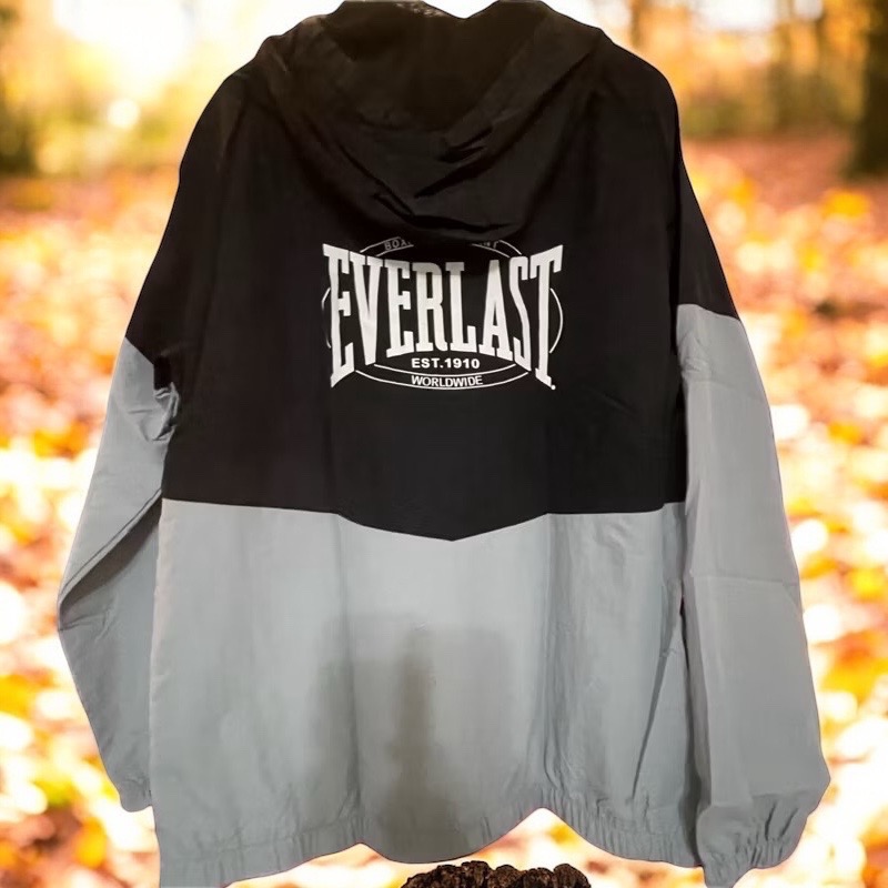 EVERLAST-男款連帽外套 黑*藍灰色 拼接 耐磨 風衣外套 運動 休閒 戶外 登山 居家 日常-細節圖3