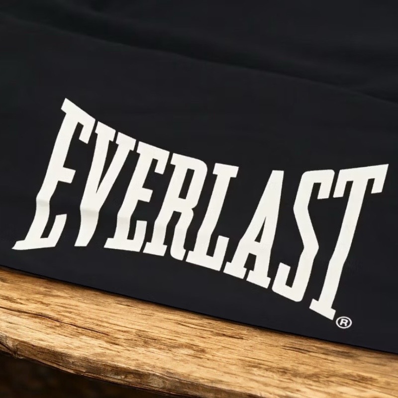 everlast-男款 圓領長袖  黑色 棉質 薄款 吸汗 透氣 親膚 柔軟 運動 休閒 戶外 居家 日常-細節圖6