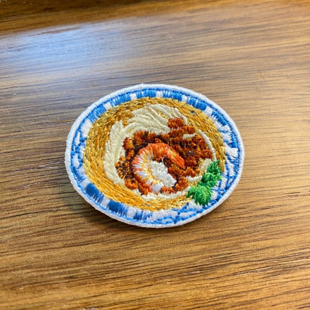 刺繡別針 台灣小吃 門牌系列 荷包蛋 胸針 台灣紀念品 文藝輕黏 TR台灣鐵道-規格圖8