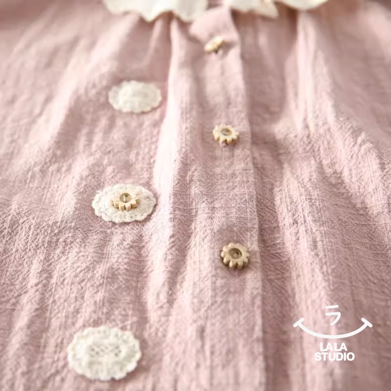 𝕃𝔸𝕃𝔸 𝕊𝕋𝕌𝔻𝕀𝕆 日系甜美蕾絲花邊領長袖上衣-細節圖3