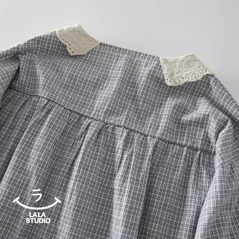 𝕃𝔸𝕃𝔸 𝕊𝕋𝕌𝔻𝕀𝕆 日系蕾絲花邊領藍格子長袖襯衫上衣-藍色-細節圖6