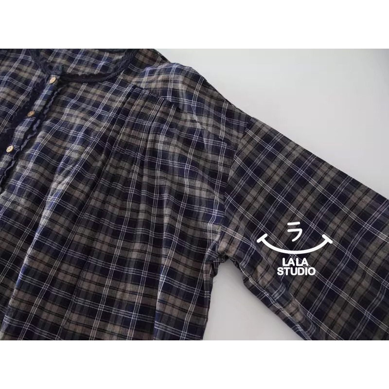 𝕃𝔸𝕃𝔸 𝕊𝕋𝕌𝔻𝕀𝕆 日系圓領蕾絲花邊拼接格子長袖襯衫上衣-細節圖4