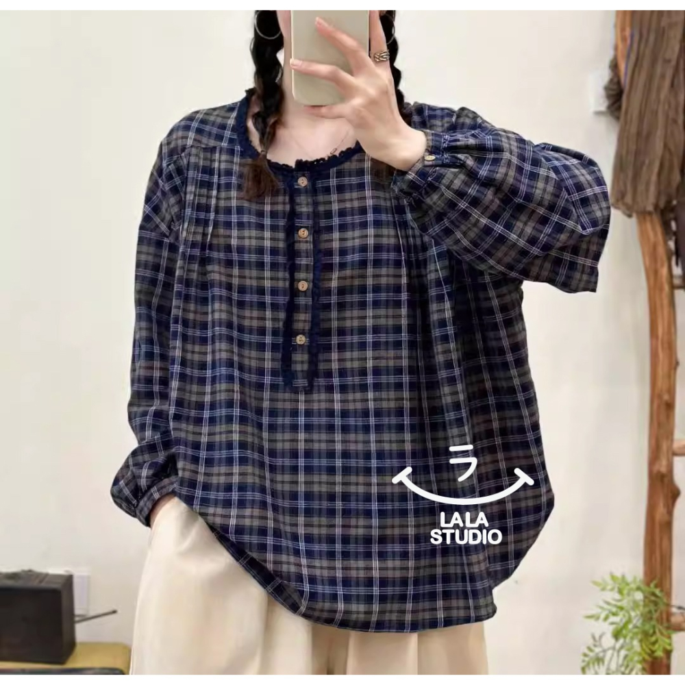 𝕃𝔸𝕃𝔸 𝕊𝕋𝕌𝔻𝕀𝕆 日系圓領蕾絲花邊拼接格子長袖襯衫上衣-細節圖9