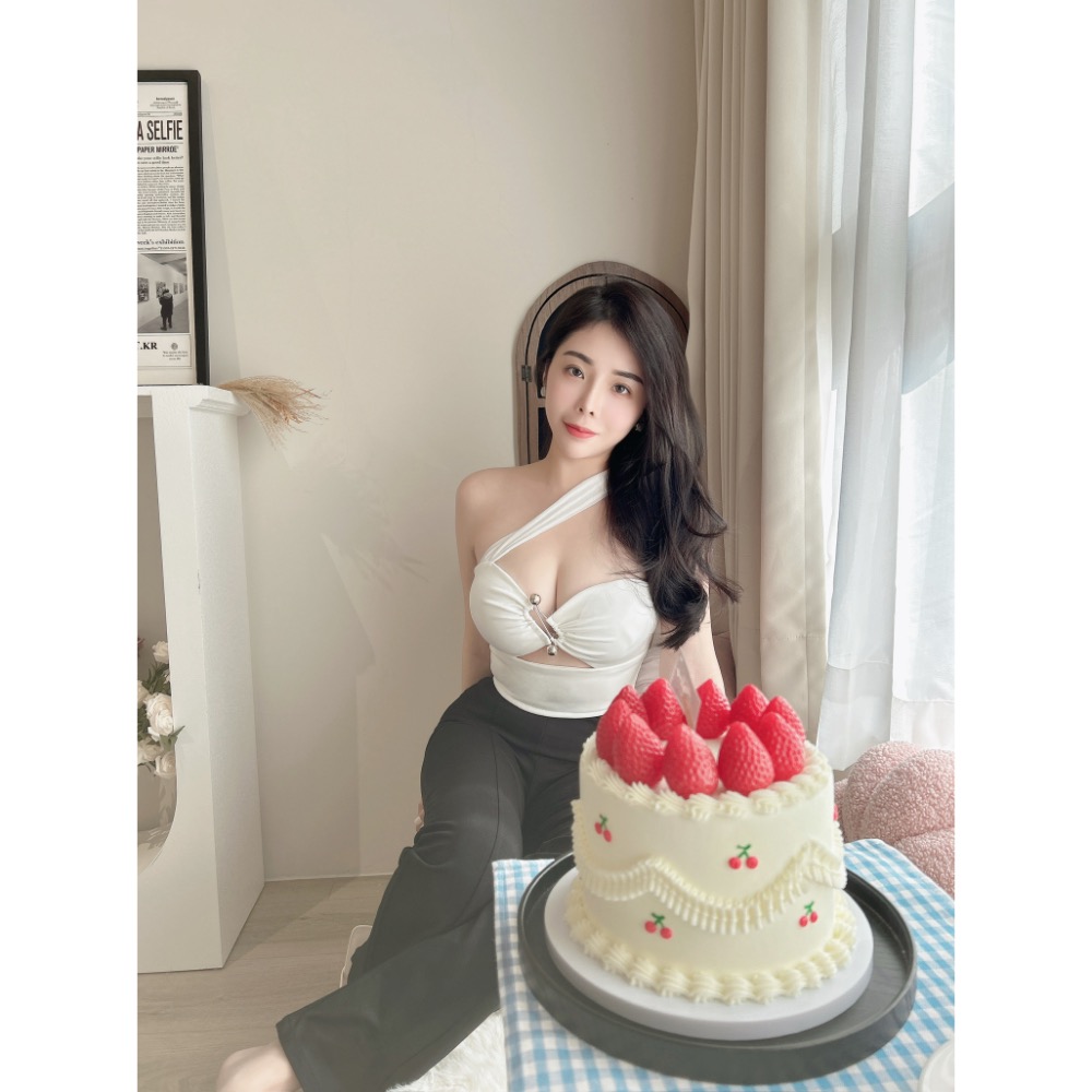 性感斜肩網紗中空銀扣平扣上衣（有胸墊、小胸穿也很集中❤️)-細節圖2