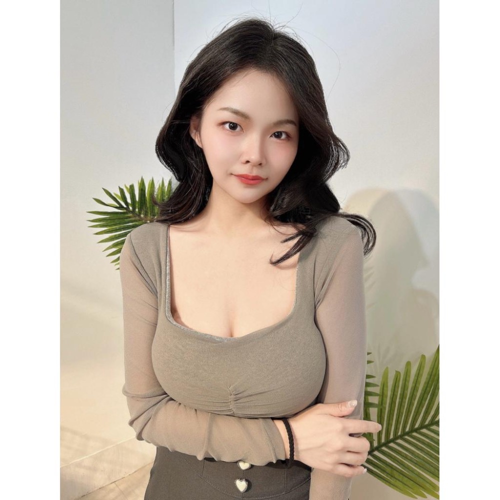 ［Sunlight服飾 馬上出貨✨] 性感拼紗方領抓皺內杯短版長袖上衣｜辣妹｜夜店｜出遊|氣質|性感-細節圖9