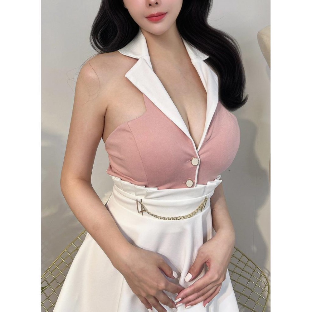 ［Sunlight服飾 馬上出貨✨]超質感氣質V領背心鈕扣彈力百褶腰鏈套裝｜辣妹｜夜店｜出遊|氣質|禮服|派對🎉-細節圖5