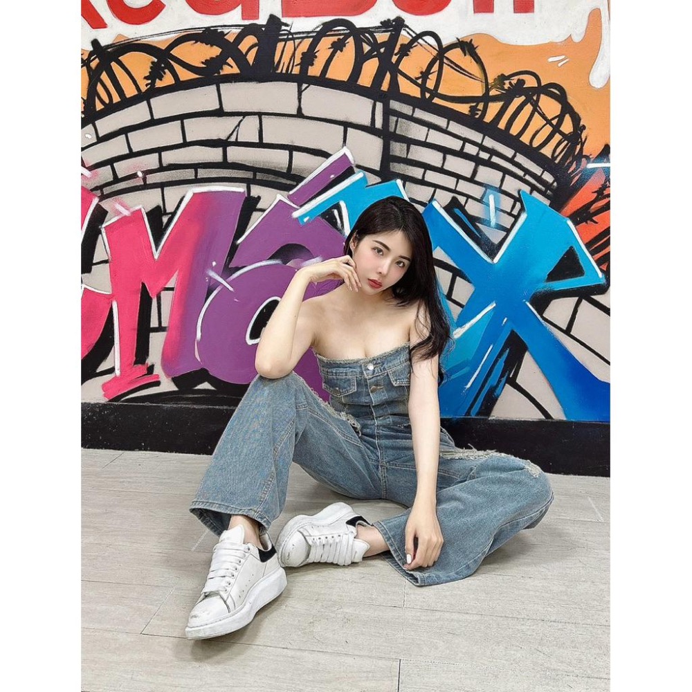 ［Sunlight服飾 馬上出貨✨] 複古懷舊色破洞牛仔褲女夏季高腰寬鬆闊腿褲子抹胸毛邊上衣套裝｜辣妹｜夜店｜出遊|牛仔-細節圖2