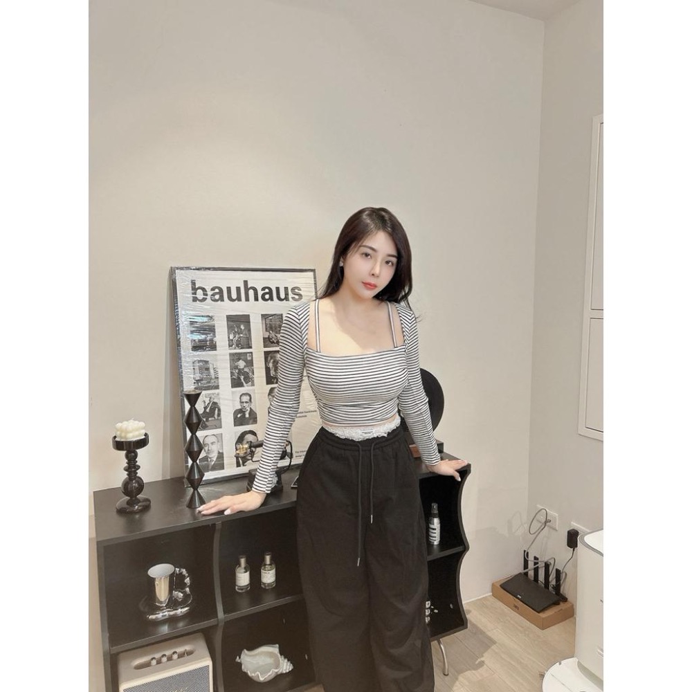 ［Sunlight馬上出貨✨］自訂款冬季性感假兩件肩帶長袖上衣（有胸墊）-細節圖2