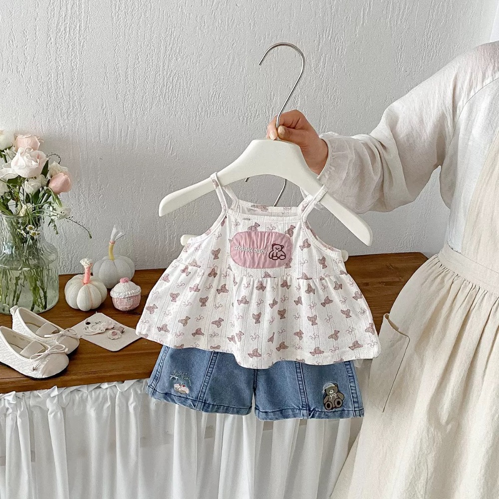 商品: 【 26208║ 🌼2026夏季🌼小熊吊帶上衣+花邊牛仔褲套裝】-細節圖3