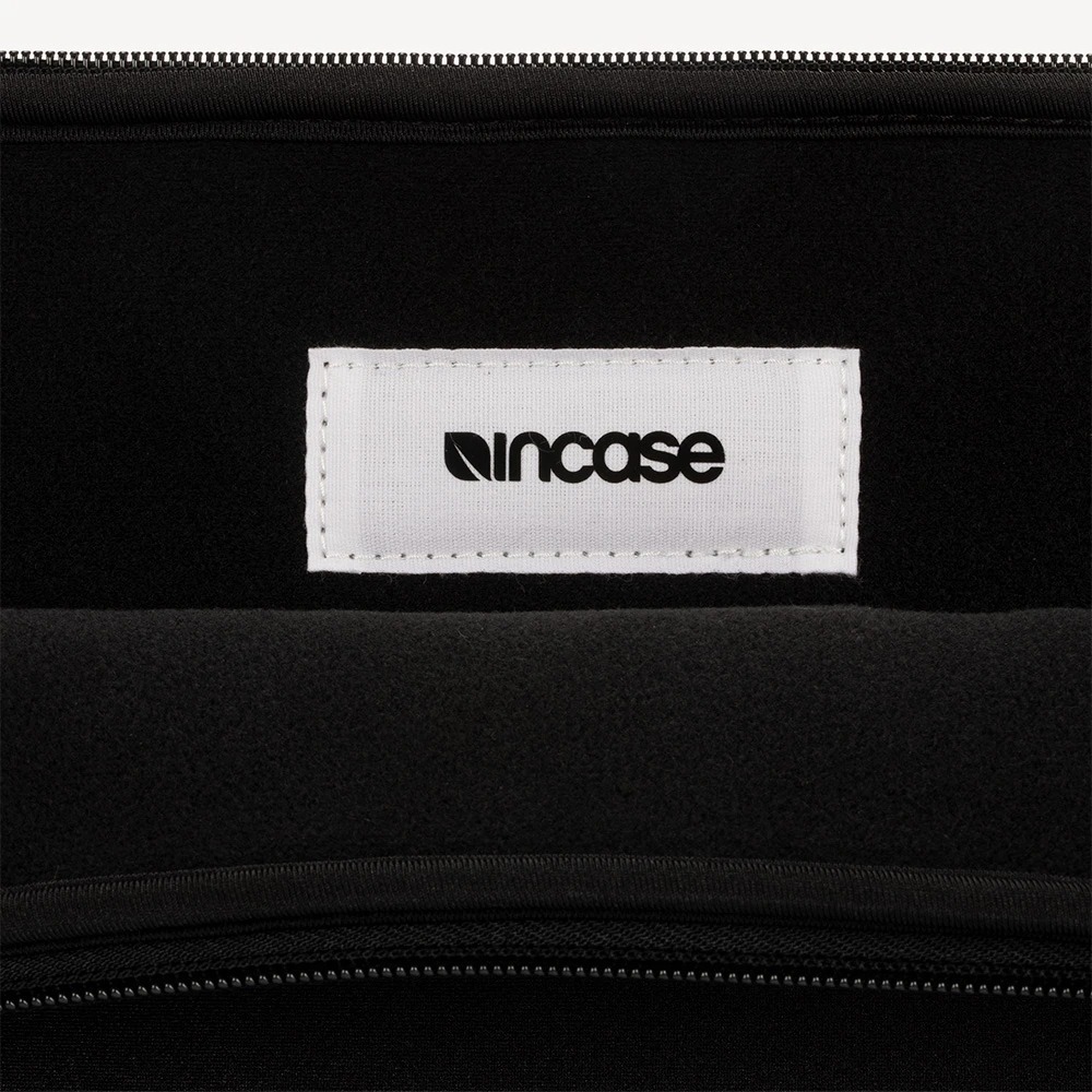 【INCASE】Classic Universal Sleeve 經典筆電保護內袋 / 防震包 (黑)-細節圖9