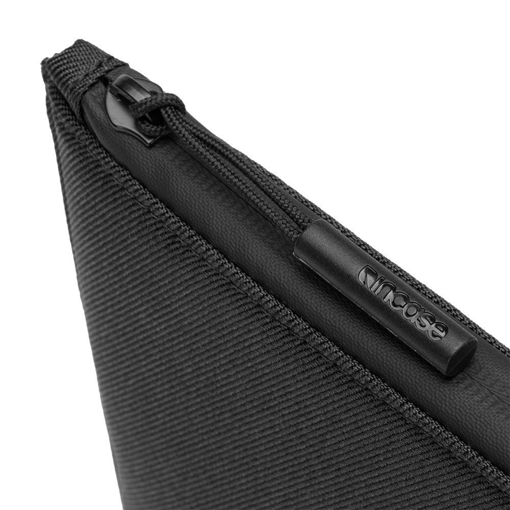 【INCASE】Facet Sleeve with Recycled Twill 筆電保護內袋 / 防震包  (黑)-細節圖5