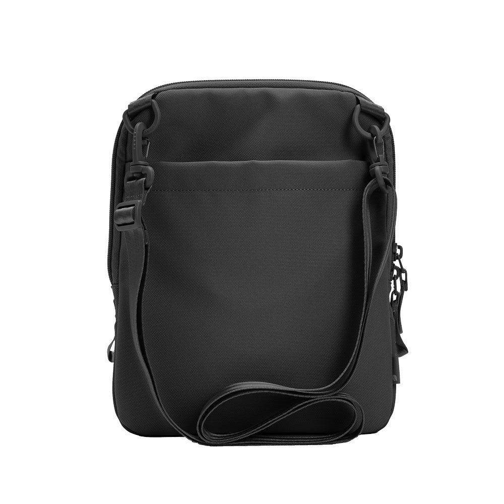 Incase A.R.C. Crossbody Bag PU防水塗層 斜背包 (兩色)-細節圖3